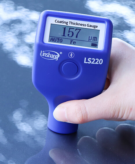 LS220 Car Paint Meter tests ferrous car body